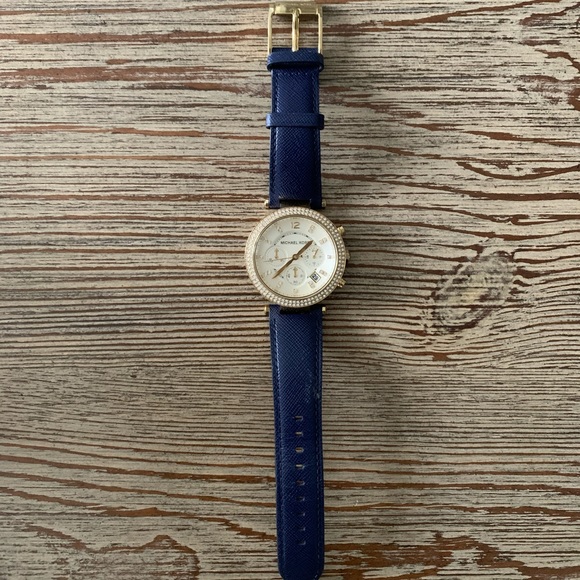 Michael Kors Watch - Picture 2 of 5